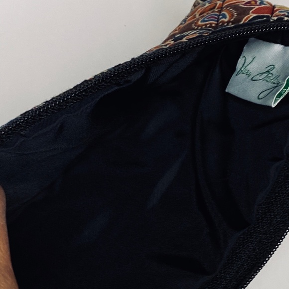 $5 when Bundled with 2 other items. 
Lot of 2 -Vera Bradley Kensington Pattern - Picture 11 of 14